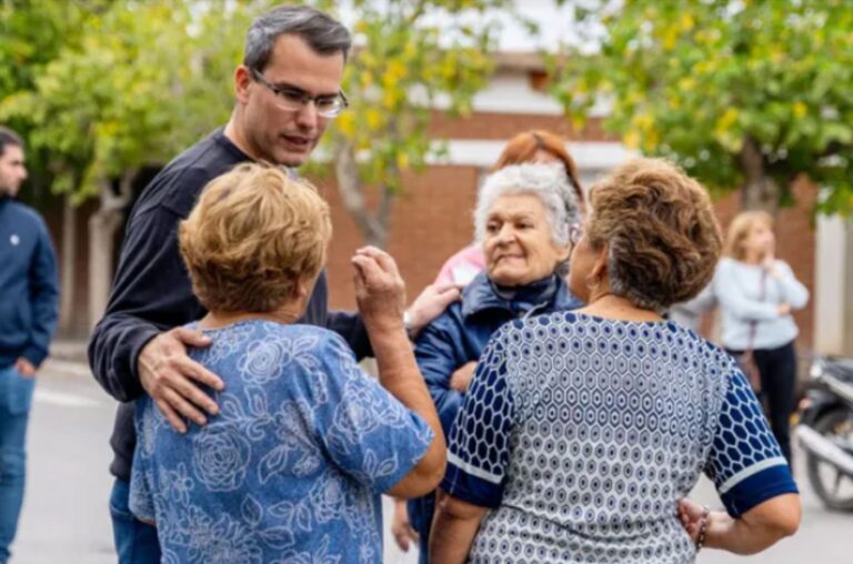 munisaga junto a los vecinos de rawson