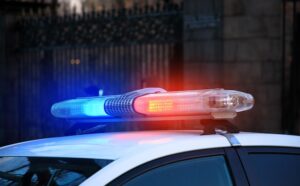 coche-policia-calle_225446-1594