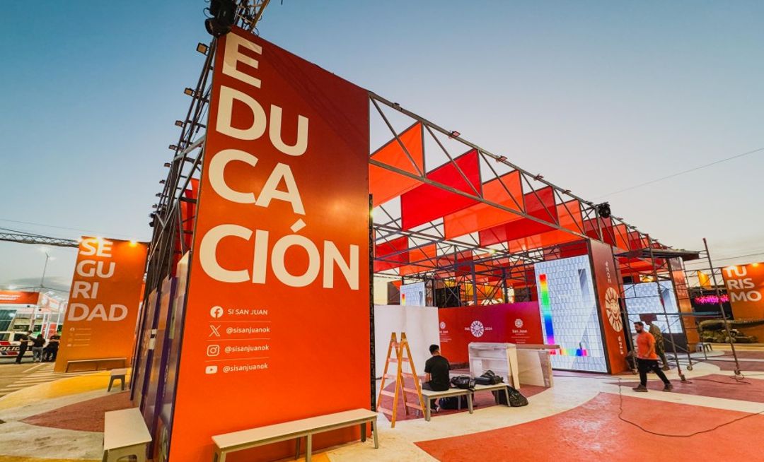 El Ministerio de Educación de San Juan presentará un espacio interactivo en la Fiesta Nacional del Sol, orientado a todas las edades. En el centro del stand se destacarán áreas de educación digital, mesas interactivas y experiencias de robótica, donde los asistentes podrán explorar el uso de tecnologías en las aulas de San Juan.