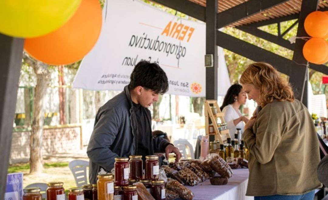 FERIA AGROPRODUCTIVA Y PROGRAMA CAMBIO VERDE en san juan