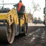 El Gobierno de San Juan, liderado por el gobernador Marcelo Orrego, ha presentado el ambicioso Plan de Recuperación Integral de Rutas Provinciales, una iniciativa clave para mejorar la infraestructura vial de la provincia. Este proyecto no solo promete rutas más seguras y accesibles, sino que también busca generar empleo, fomentar el turismo y fortalecer la economía local.