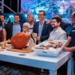 El intendente de Rawson, Carlos Munisaga, estuvo presente en la inauguración de la Fiesta Nacional del Sol 2024, celebrada en el Estadio del Bicentenario, y extendió una invitación a todos los sanjuaninos para visitar el stand de Rawson en el Paseo Mi Querido San Juan, un espacio dedicado a destacar la identidad, cultura y el orgullo rawsino.