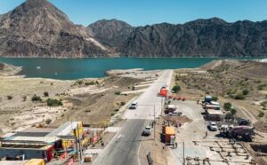 El dique Punta Negra, uno de los principales atractivos de San Juan, está en plena transformación con la incorporación de infraestructura sustentable. Bajo la gestión del gobernador Marcelo Orrego, se avanza en la construcción de un parador moderno que ofrecerá servicios ecológicos y seguros para los visitantes.