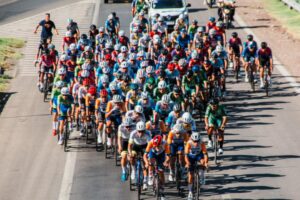 El intendente de Rawson, Carlos Munisaga, celebró con entusiasmo el paso de la segunda etapa de la Vuelta a San Juan por las calles de su departamento. "La energía y la pasión de nuestra gente se sintieron en cada rincón, demostrando que el deporte es parte de nuestra identidad", expresó el funcionario.