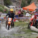 El departamento de Valle Fértil en San Juan se alista para recibir la 32ª edición del Safari tras las Sierras, una de las competencias más exigentes del deporte motor. Este año, la actividad comenzará el 7 de febrero con las inscripciones para motos y cuatriciclos, mientras que la carrera principal se llevará a cabo el fin de semana del 14 al 16 de febrero.