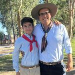 El intendente de Rawson, Carlos Munisaga, participó de la tradicional Cabalgata en Honor al Gaucho José Dolores, una de las celebraciones más emblemáticas de San Juan. En esta ocasión, estuvo acompañado por su hijo, compartiendo una jornada cargada de historia y tradición.