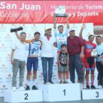 La Vuelta a San Juan culminó con un vibrante cierre en la Avenida de Circunvalación, donde miles de fanáticos disfrutaron del paso de los ciclistas en cada una de las ocho vueltas del circuito final. La competencia, que contó con 90 pedalistas que resistieron las exigentes ocho etapas, tuvo un desenlace inolvidable.