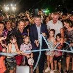 El gobernador de San Juan, Marcelo Orrego, inauguró un moderno sector de juegos en el Parque de Mayo, completando así la primera fase de la puesta en valor del principal pulmón verde de la provincia. Este nuevo espacio busca ofrecer mayor seguridad y accesibilidad a niños y niñas que visitan el parque.