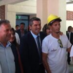 El gobernador de San Juan, Marcelo Orrego, visitó la escuela Cecilio Ávila, ubicada en el departamento Rawson, donde se llevan a cabo importantes trabajos de mantenimiento y mejora. La iniciativa forma parte del plan estival de infraestructura escolar, con el objetivo de optimizar las condiciones edilicias antes del inicio del ciclo lectivo.