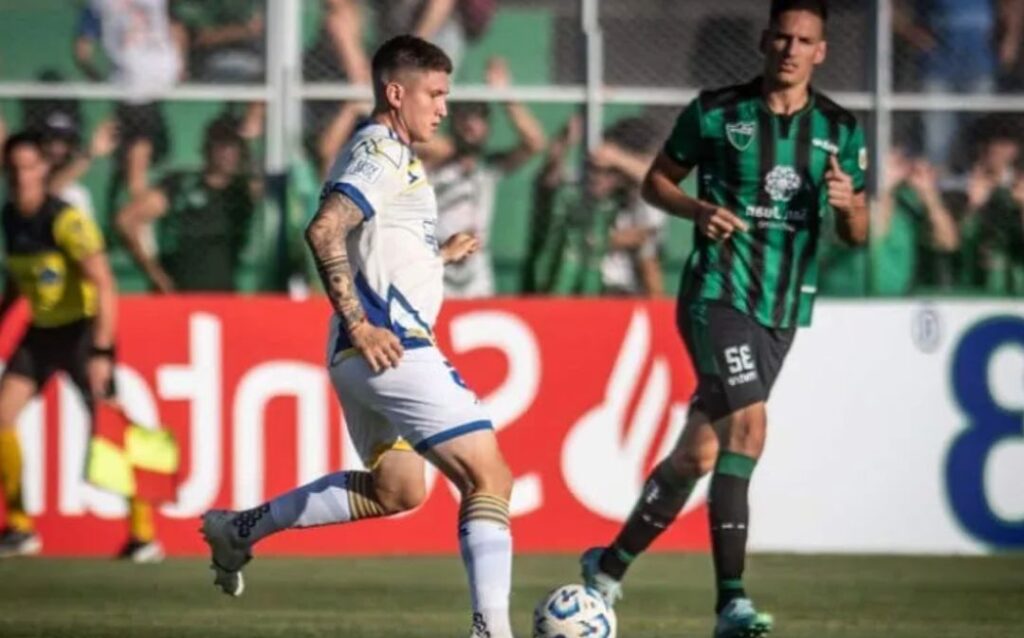 San Martín de San Juan y Rosario Central se enfrentaron en el Estadio Hilario Sánchez por la tercera jornada de la Zona B del Torneo Apertura 2025. El Verdinegro mostró una gran actitud en la cancha, aunque no logró convertir goles.