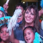 El espíritu del Carnaval se hizo sentir en la Plaza Juan Jufré, donde San Juan vivió una noche de celebración y cultura.