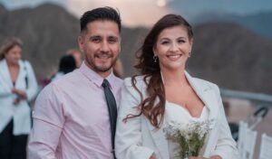 En una emotiva ceremonia celebrada en el mirador del Dique Punta Negra, Franco Guzmán Agüero y Paula Sánchez Durán unieron sus vidas en el marco de los Matrimonios Emblemáticos organizados por la provincia de San Juan.