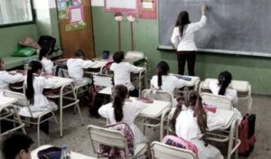 El Gobierno de San Juan convocó a los gremios docentes a una nueva reunión paritaria que se llevará a cabo el próximo jueves 13 de marzo. El encuentro tiene como objetivo dar continuidad a las negociaciones salariales en un marco de diálogo y consenso.