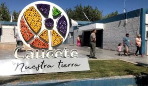 Un escándalo de presunta corrupción sacude al departamento de Caucete, San Juan. La actual intendenta se encuentra en el centro de las investigaciones judiciales tras denuncias por manejos irregulares de fondos públicos.