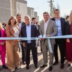 Este lunes 5 de mayo, el gobernador Marcelo Orrego encabezó la entrega de llaves a 72 familias sanjuaninas que accedieron a su vivienda propia en el Complejo Jacarandá, ubicado en el departamento Rawson. Se trata de un nuevo logro en la política habitacional del Gobierno de San Juan.