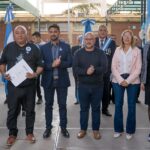 Luego de un largo proceso que culminó con la aprobación de una ley provincial, el CENS Nro. 34 de San Juan fue renombrado como Cabo Segundo José Esteban Lucero, en homenaje al héroe sanjuanino caído en la Guerra de Malvinas. La emotiva ceremonia tuvo lugar en el barrio Capitán Lazo, Rawson, y contó con la participación de autoridades provinciales, excombatientes y familiares de Lucero.