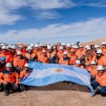 Por primera vez en la historia, la celebración oficial del Día de la Minería en San Juan se llevó a cabo en el mismísimo corazón de la Mina Veladero, ubicada en el departamento Iglesia. El evento fue encabezado por el gobernador Marcelo Orrego, quien destacó el rol estratégico de la minería en el desarrollo económico y social de la provincia.