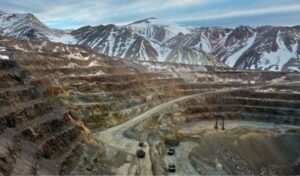 El descubrimiento de una gigantesca reserva de oro en la provincia de Salta ha generado repercusión en todo el país, incluyendo a San Juan, una de las provincias con mayor desarrollo minero de Argentina. El hallazgo en el proyecto Lindero posiciona a la región en el centro de la agenda económica internacional.
