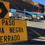 El Paso Internacional Agua Negra, uno de los puntos clave de conexión entre Argentina y Chile, cerrará su temporada este viernes 23 de mayo a las 16:00 horas. La medida fue dispuesta por el Gobierno de San Juan tras seis meses de funcionamiento ininterrumpido desde su apertura el 22 de noviembre de 2024.