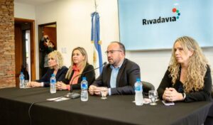 A través de la Dirección de Acción Social de la Municipalidad de Rivadavia en San Juan, se lanzó el programa “Acompañando y Asesorando a la Persona Mayor”. La iniciativa está destinada a brindar asistencia y asesoramiento sobre el uso de tarjetas de débito y crédito, prevención de fraudes bancarios y protección al consumidor.