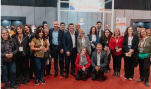 El gobernador de San Juan, Marcelo Orrego, encabezó la comitiva que representó a la provincia en la 49° Feria Internacional del Libro de Buenos Aires. San Juan compartió espacio con Mendoza y San Luis en el stand de “Cuyo Cultura”, un innovador espacio de 171 metros cuadrados en el Pabellón Ocre del predio de La Rural.