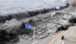 Durante la mañana del miércoles 1 de mayo, un terremoto de magnitud 7.8 sacudió el sur de Chile, con epicentro en la localidad de Puerto Williams, en la región de Magallanes. La intensidad del sismo llevó a las autoridades chilenas a activar de inmediato los protocolos de evacuación en las zonas costeras.
