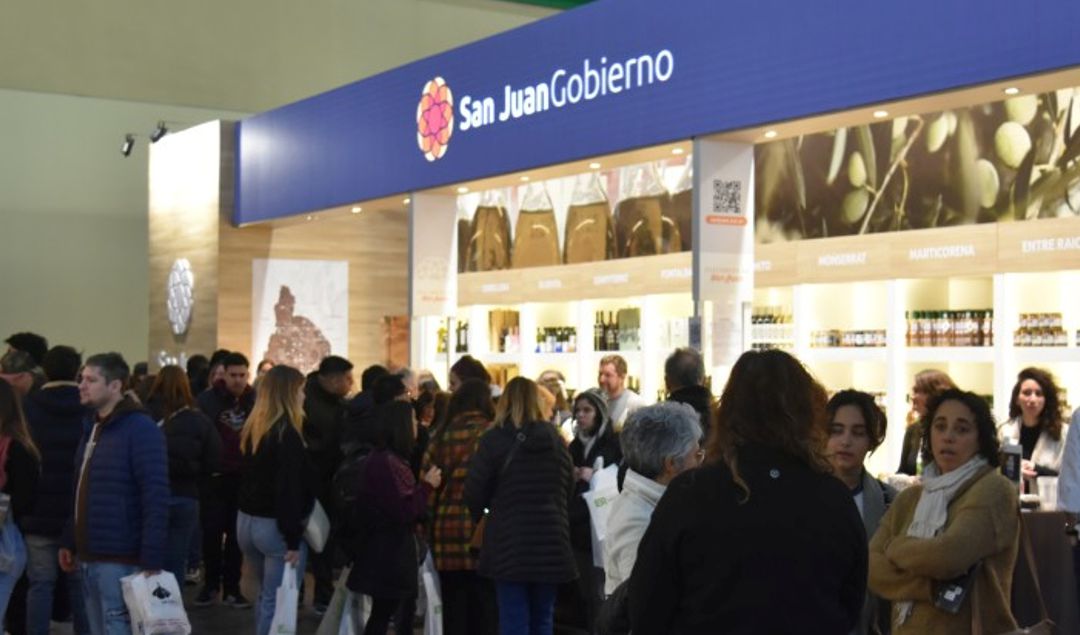 San Juan participará de la edición 2025 de la Feria Caminos y Sabores, que se realizará del 3 al 6 de julio en La Rural de Palermo. Este evento, uno de los más destacados del calendario gastronómico nacional, permitirá mostrar al país la calidad y diversidad de los productos regionales sanjuaninos.