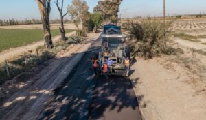 El Gobierno de San Juan inició las obras de recuperación en la calle Mendoza entre las calles 14 y 17, en el departamento Pocito. La intervención responde a un pedido de vecinos que sufrían las consecuencias del deterioro del pavimento y la interrupción del servicio de RedTulum.