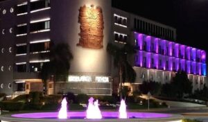 En conmemoración del Día Mundial de Toma de Conciencia del Abuso y Maltrato en la Vejez, el Gobierno de San Juan iluminó de color violeta sus principales edificios públicos. La medida busca visibilizar esta problemática y sensibilizar a la sociedad sobre los derechos de las personas mayores.