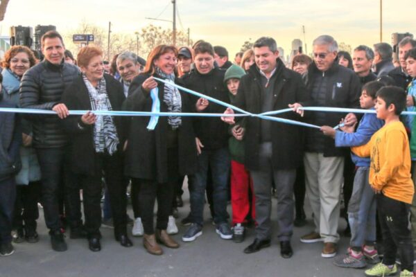 ORREGO INAUGURÓ OBRAS DE ASFALTO EN CINCO BARRIOS DE SANTA LUCÍA