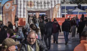Durante cuatro semanas, los programas San Juan Cerca y Tren de Capital Humano permitieron que más de 12.800 personas accedan a trámites y servicios médicos en localidades como La Laja, Caucete y Cañada Honda. Se realizaron unas 20.000 gestiones, facilitando el acceso a derechos en zonas alejadas.