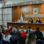 San Juan se convirtió en la primera provincia del país en implementar una plataforma educativa con inteligencia artificial. La herramienta, llamada EDUGE, integra en un solo sistema la gestión pedagógica, administrativa y de personal escolar, modernizando profundamente el sistema educativo local.