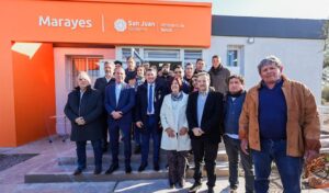 El gobernador Marcelo Orrego encabezó la inauguración del renovado Centro de Salud Marayes, en el departamento Caucete. La obra se enmarca en el plan provincial para la ampliación y remodelación de 143 centros de salud en toda la provincia.
