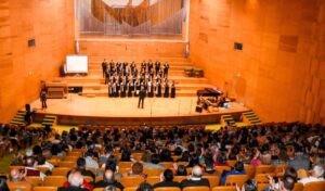 En el marco del Día del Niño, el Coro Nuevos Vientos y la Orquesta Escuela Municipal de Albardón invitan a la comunidad a disfrutar de un concierto en el Auditorio Juan Victoria. La cita será el martes 19 de agosto a las 21 horas, con un repertorio pensado para toda la familia.