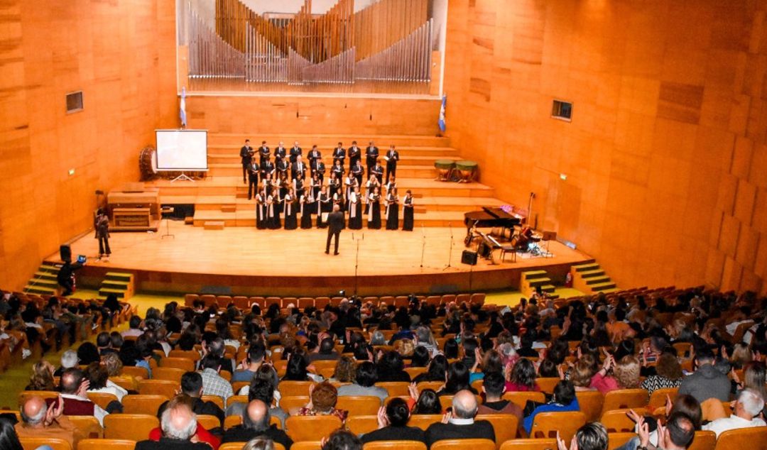 En el marco del Día del Niño, el Coro Nuevos Vientos y la Orquesta Escuela Municipal de Albardón invitan a la comunidad a disfrutar de un concierto en el Auditorio Juan Victoria. La cita será el martes 19 de agosto a las 21 horas, con un repertorio pensado para toda la familia.