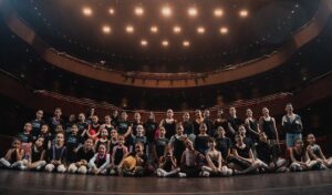 El Teatro del Bicentenario vivió una jornada única con la propuesta educativa y vivencial “Un Día en la Fábrica del Arte: Viví la experiencia del ballet”, destinada a estudiantes de institutos públicos y privados de danza de la provincia.