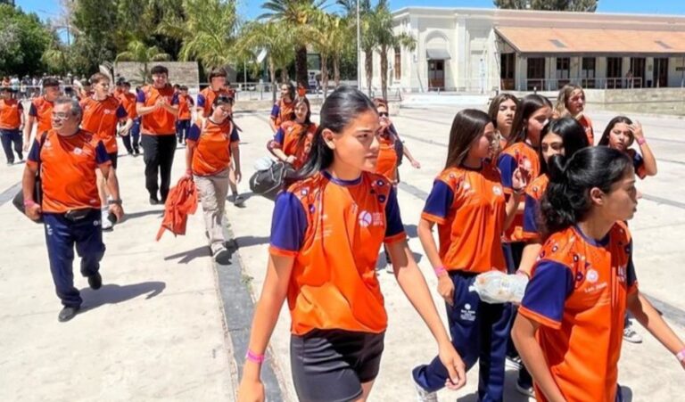 San Juan dirá presente en la primera edición de los Juegos Argentinos de Alto Rendimiento (JADAR), que se realizarán en Rosario del 9 al 14 de septiembre de 2025. La provincia estará representada por 59 deportistas y 19 entrenadores en diversas disciplinas olímpicas y paralímpicas.