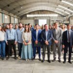 En el marco de la celebración del Día de la Industria Sanjuanina, el gobernador Marcelo Orrego participó del acto oficial y destacó el papel fundamental de la industria como motor del desarrollo económico y principal generador de empleo en la provincia. El mandatario estuvo acompañado por el ministro de Producción, Trabajo e Innovación, Gustavo Fernández; el ministro de Minería, Juan Pablo Perea; y representantes de la Unión Industrial, además de directivos del sector privado.