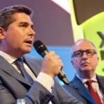 El gobernador Marcelo Orrego participó en Bariloche del XXVIII Foro Iberoamericano de Garantías 2025, donde expuso sobre la importancia de facilitar créditos y avales para las pequeñas y medianas empresas. El encuentro reunió a más de 300 referentes de la región y a gobernadores de distintas provincias argentinas.