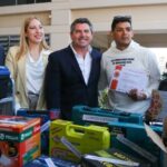 El gobernador Marcelo Orrego encabezó la entrega de 400 certificados y 31 herramientas a participantes del programa Aprender, Trabajar y Producir. El acto contó con la presencia del vicegobernador Fabián Martín, legisladores y autoridades provinciales.