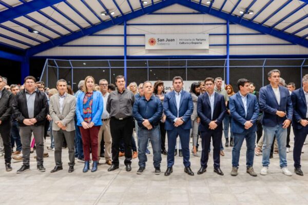 ORREGO INAUGURÓ OBRAS DE MODERNIZACIÓN EN LA CANCHA DE HOCKEY DE SANTA LUCÍA
