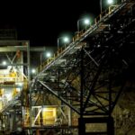 La minera Austral Gold, de capitales argentinos, anunció el inicio de la producción comercial en la mina Casposo, ubicada en el departamento Calingasta, provincia de San Juan. El proyecto retoma su actividad tras la actualización de reservas y recursos minerales, marcando un nuevo hito para la minería nacional.