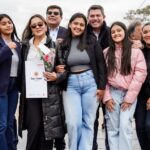 El gobernador Marcelo Orrego encabezó la entrega de 135 viviendas en el barrio La Majadita, ubicado en el departamento 9 de Julio, junto al vicegobernador Fabián Martín, el intendente Daniel Banegas y el ministro de Infraestructura Fernando Perea, entre otras autoridades. Durante el acto, se destacó el compromiso del Gobierno de San Juan con el acceso a la vivienda digna.