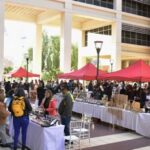 Un total de 200 emprendedores sociales participarán de la Expo Mamá, que se desarrollará este miércoles 15 y jueves 16 de octubre en la explanada de la Plaza Seca del Centro Cívico. El evento se extenderá de 9 a 16 horas y permitirá a los visitantes adquirir productos únicos, originales y artesanales para celebrar el Día de la Madre.