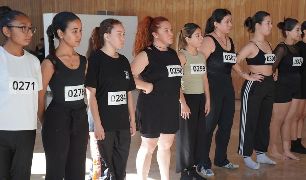 Con gran convocatoria comenzó el casting de la Fiesta Nacional del Sol 2025 en el Complejo Auditorio Juan Victoria, donde más de mil artistas se inscribieron para formar parte del espectáculo central en el Velódromo Vicente Chancay. Durante tres días se realizarán las audiciones en disciplinas como danza contemporánea, folclore, música y artes circenses.