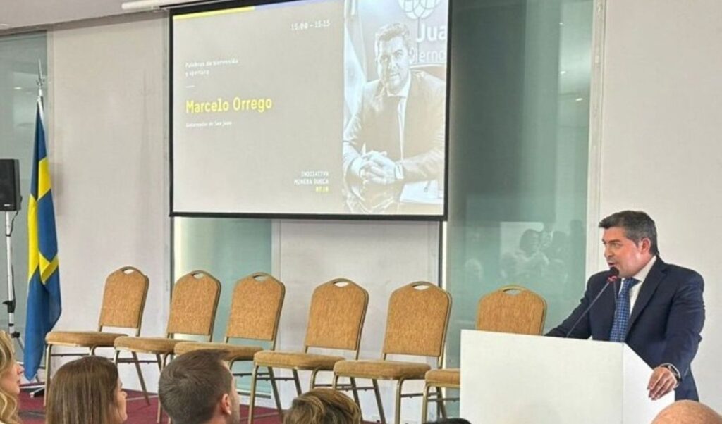 Invitado por la Embajada de Suecia en Buenos Aires y su titular, Torsten Ericsson, el gobernador de San Juan y presidente de la Mesa del Cobre Nacional, Marcelo Orrego, fue uno de los protagonistas de la Segunda Edición de la Iniciativa Minera Sueca, realizada en el Hotel Faena de Puerto Madero. El encuentro reunió a referentes gubernamentales, académicos e industriales para debatir sobre sostenibilidad, innovación y competitividad en el sector minero.