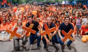 Durante un acto de entrega de viviendas en el barrio La Majadita, en el departamento 9 de Julio, el gobernador de San Juan, Marcelo Orrego, brindó declaraciones en torno a los resultados de las elecciones legislativas. En su discurso, el mandatario provincial puso en valor el desempeño de su espacio político y reafirmó su compromiso con los sanjuaninos.