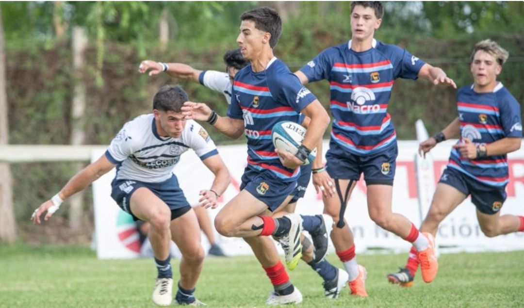 El Argentino Juvenil de Rugby 2025 continuará este miércoles 19 de noviembre con una jornada cargada de encuentros que definirán el rumbo del torneo en sus dos segmentos principales: Zona Ascenso y Zona Campeonato. Las canchas del San Juan Rugby Club volverán a ser escenario de un día intenso, donde la competencia, el desarrollo y el nivel formativo se combinarán para ofrecer un espectáculo deportivo de alto vuelo.