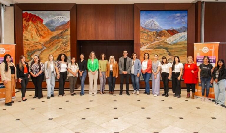 En la antesala de la Fiesta Nacional del Sol 2025, quedó conformado el Comité Evaluador de la Emprendedora del Sol, que tendrá la responsabilidad de seleccionar a la ganadora entre los proyectos presentados por mujeres de distintos sectores productivos.