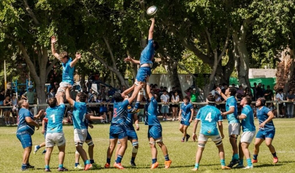 Este domingo 23 de noviembre de 2025 finalizó en el San Juan Rugby Club el Campeonato Argentino Juvenil M-17 de rugby masculino, certamen que reunió a los mejores seleccionados provinciales y delegaciones invitadas. El evento fue organizado por la Unión Sanjuanina y la Unión Argentina de Rugby, con el acompañamiento del Gobierno de San Juan.